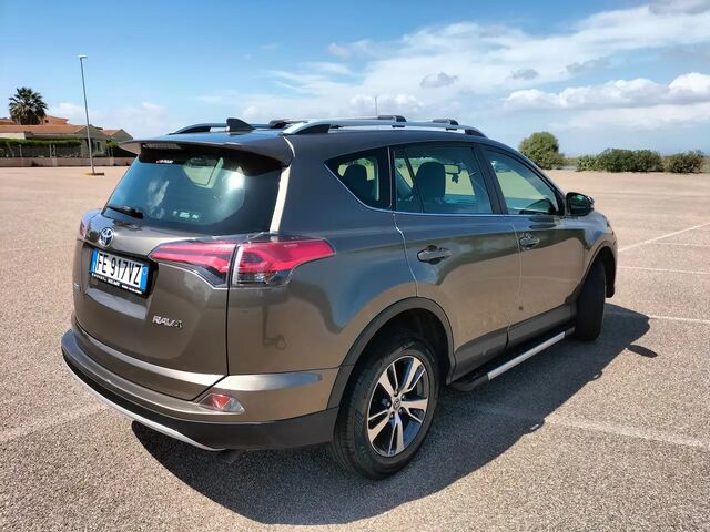 Тойота РАВ 4 2016 в Европе на Automoto.ua Бронзовый Тойота РАВ 4, объемом двигателя 2 л и пробегом 143 тыс. км за 17988 $, фото 7 на Automoto.ua