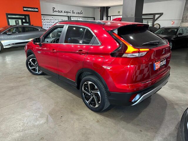 Міцубісі Eclipse Cross 2022 у Європі на Automoto.ua Червоний Міцубісі Eclipse Cross, об'ємом двигуна 2.36 л та пробігом 93 тис. км за 22219 $, фото 4 на Automoto.ua