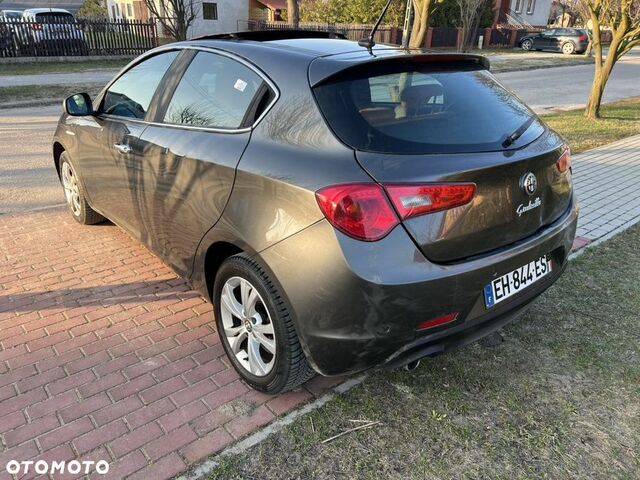 Альфа Ромео Giulietta, об'ємом двигуна 1.6 л та пробігом 190 тис. км за 3218 $, фото 7 на Automoto.ua