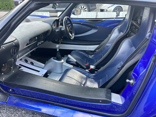 Синий Лотус Elise, объемом двигателя 1.8 л и пробегом 63 тыс. км за 30501 $, фото 10 на Automoto.ua
