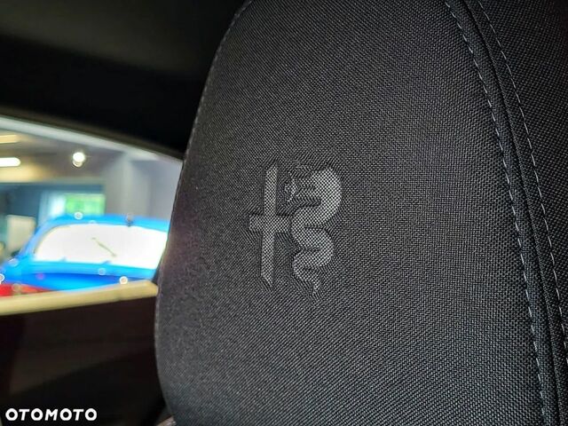 Альфа Ромео Джуниор 2025 в Европе на Automoto.ua Белый Альфа Ромео Джуниор, объемом двигателя 0 л и пробегом 6 тыс. км за 35997 $, фото 7 на Automoto.ua