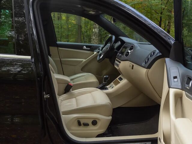 Фольксваген Тигуан 2014 в Европе на Automoto.ua Черный Фольксваген Тигуан, объемом двигателя 1.98 л и пробегом 226 тыс. км за 16363 $, фото 13 на Automoto.ua