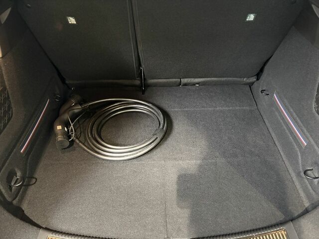 Рено R 4 2025 в Европе на Automoto.ua Серый Рено R 4, объемом двигателя 0 л и пробегом 10 тыс. км за 41438 $, фото 16 на Automoto.ua