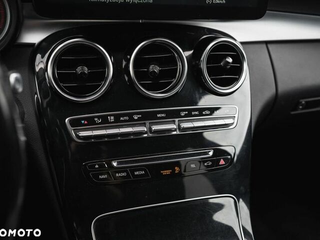 Мерседес Ц-Клас 2016 у Європі на Automoto.ua Синій Мерседес Ц-Клас, об'ємом двигуна 1 л та пробігом 152 тис. км за 19371 $, фото 17 на Automoto.ua
