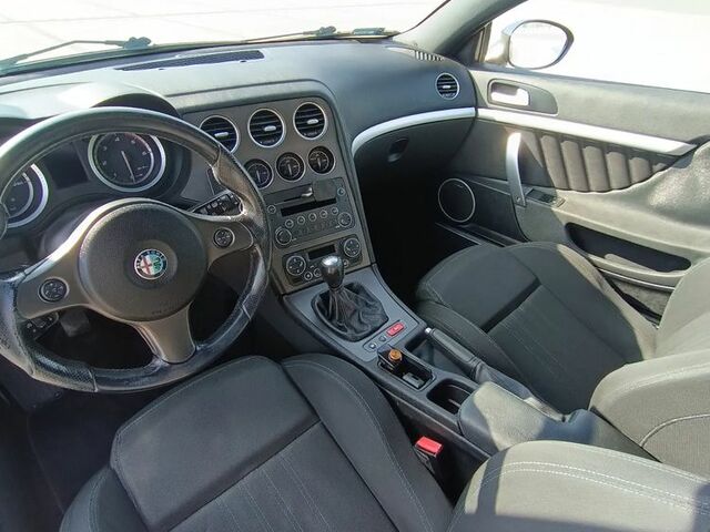 Альфа Ромео Brera 2009 у Європі на Automoto.ua Чорний Альфа Ромео Brera, об'ємом двигуна 1 л та пробігом 215 тис. км за 7991 $, фото 6 на Automoto.ua