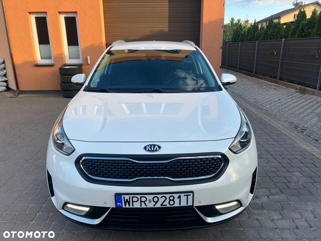 Киа Niro, объемом двигателя 1.58 л и пробегом 149 тыс. км за 12959 $, фото 1 на Automoto.ua