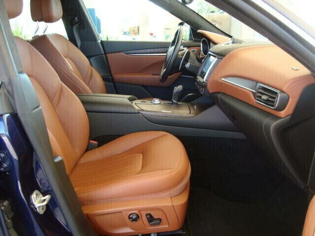 Мазераті Леванте 2018 у Європі на Automoto.ua Синій Мазераті Леванте, об'ємом двигуна 2.99 л та пробігом 145 тис. км за 30999 $, фото 13 на Automoto.ua