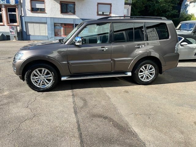 Міцубісі Паджеро 2017 у Європі на Automoto.ua Коричневий Міцубісі Паджеро, об'ємом двигуна 3.2 л та пробігом 140 тис. км за 40632 $, фото 15 на Automoto.ua