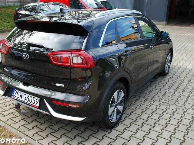 Кіа Niro, об'ємом двигуна 1.58 л та пробігом 182 тис. км за 12873 $, фото 5 на Automoto.ua