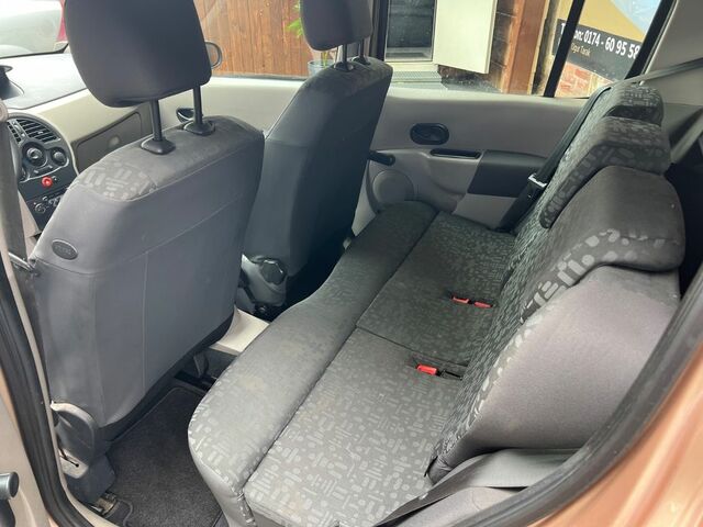 Рено Модус 2005 в Европе на Automoto.ua Бежевый Рено Модус, объемом двигателя 1.15 л и пробегом 145 тыс. км за 2902 $, фото 8 на Automoto.ua