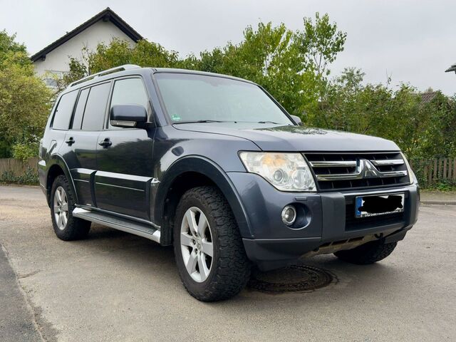 Міцубісі Паджеро 2009 у Європі на Automoto.ua Синій Міцубісі Паджеро, об'ємом двигуна 0 л та пробігом 260 тис. км за 12500 $, фото 5 на Automoto.ua