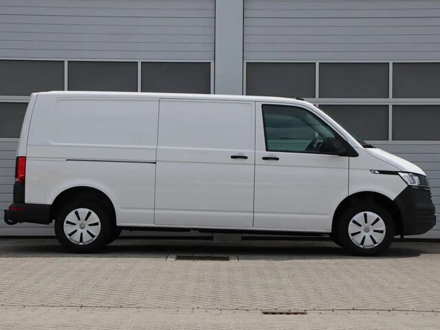 Фольксваген T6.1 Transporter 2024 у Європі на Automoto.ua Білий Фольксваген T6.1 Transporter, об'ємом двигуна 1.97 л та пробігом 14 тис. км за 59439 $, фото 2 на Automoto.ua