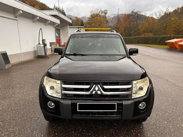 Міцубісі Паджеро 2007 у Європі на Automoto.ua Чорний Міцубісі Паджеро, об'ємом двигуна 3.2 л та пробігом 249 тис. км за 13182 $, фото 1 на Automoto.ua