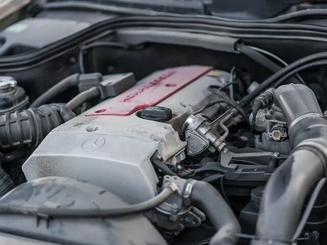 Мерседес ЦЛК-Клас 1997 у Європі на Automoto.ua Сірий Мерседес ЦЛК-Клас, об'ємом двигуна 2.3 л та пробігом 173 тис. км за 15900 $, фото 14 на Automoto.ua