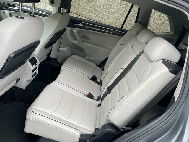 Сірий Фольксваген Tiguan Allspace, об'ємом двигуна 1.97 л та пробігом 124 тис. км за 24457 $, фото 8 на Automoto.ua