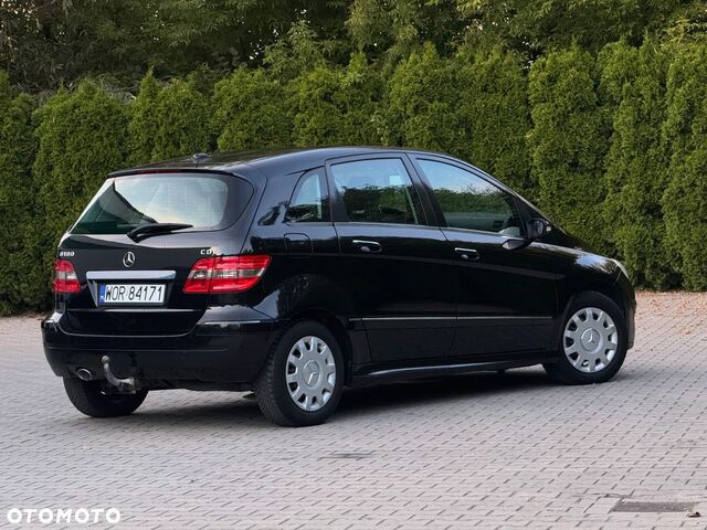 Мерседес Б-класс 2007 в Европе на Automoto.ua Черный Мерседес Б-класс, объемом двигателя 1 л и пробегом 284 тыс. км за 3124 $, фото 2 на Automoto.ua