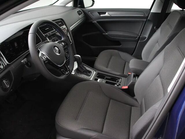 Фольксваген e-Golf 2019 у Європі на Automoto.ua Синій Фольксваген e-Golf, об'ємом двигуна 0 л та пробігом 106 тис. км за 15417 $, фото 7 на Automoto.ua