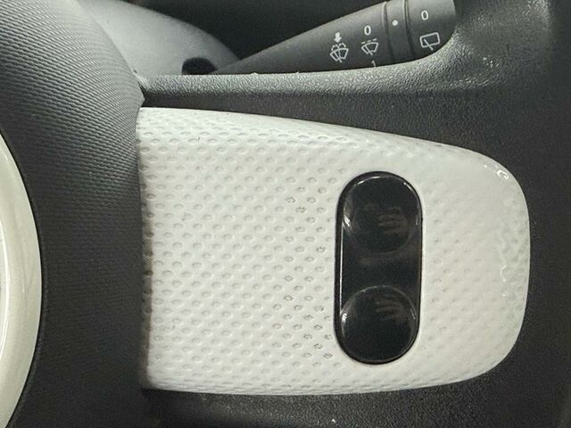 Рено Твинго 2020 в Европе на Automoto.ua Рено Твинго, объемом двигателя 1 л и пробегом 89 тыс. км за 7890 $, фото 9 на Automoto.ua