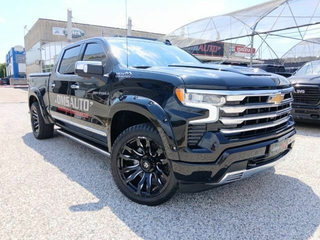 Шевроле Сильверадо 2024 в Европе на Automoto.ua Черный Шевроле Сильверадо, объемом двигателя 6.16 л и пробегом 30 тыс. км за 93702 $, фото 1 на Automoto.ua