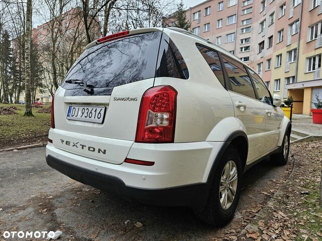 Cанг Йонг Rexton, об'ємом двигуна 2 л та пробігом 213 тис. км за 9395 $, фото 9 на Automoto.ua