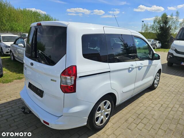 Форд Tourneo Courier, объемом двигателя 1 л и пробегом 123 тыс. км за 5162 $, фото 3 на Automoto.ua