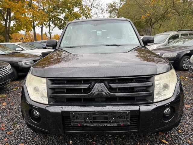 Міцубісі Паджеро 2011 у Європі на Automoto.ua Чорний Міцубісі Паджеро, об'ємом двигуна 3.2 л та пробігом 248 тис. км за 12613 $, фото 12 на Automoto.ua