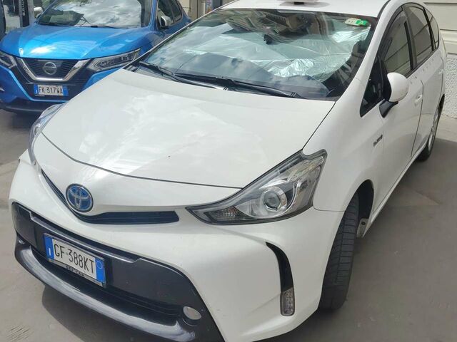 Білий Тойота Prius Plus, об'ємом двигуна 1.8 л та пробігом 210 тис. км за 17742 $, фото 3 на Automoto.ua