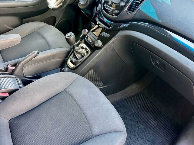 Шевроле Орландо 2011 в Европе на Automoto.ua Серый Шевроле Орландо, объемом двигателя 0 л и пробегом 193 тыс. км за 5900 $, фото 8 на Automoto.ua