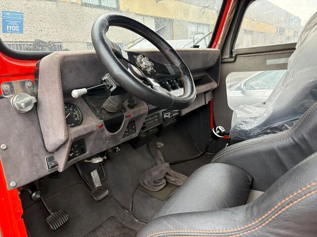 Джип CJ-5 1974 у Європі на Automoto.ua Помаранчевий Джип CJ-5, об'ємом двигуна 4.98 л та пробігом 119 тис. км за 34904 $, фото 10 на Automoto.ua