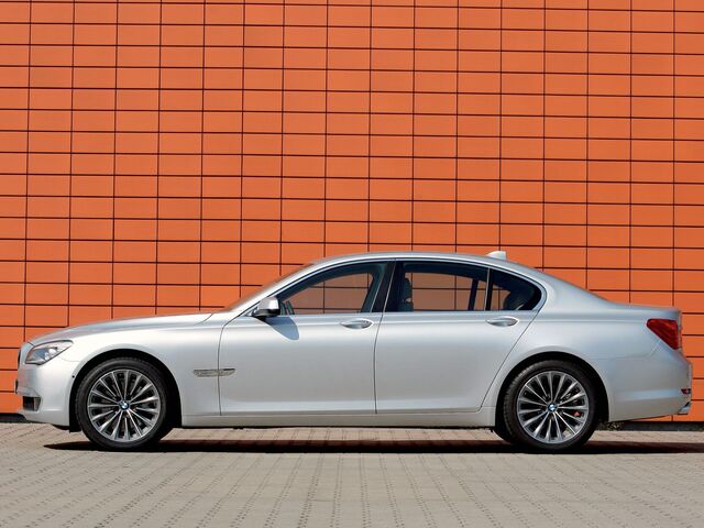 БМВ 7 Серія, Седан 2011 - н.в. (F01) 740d xDrive