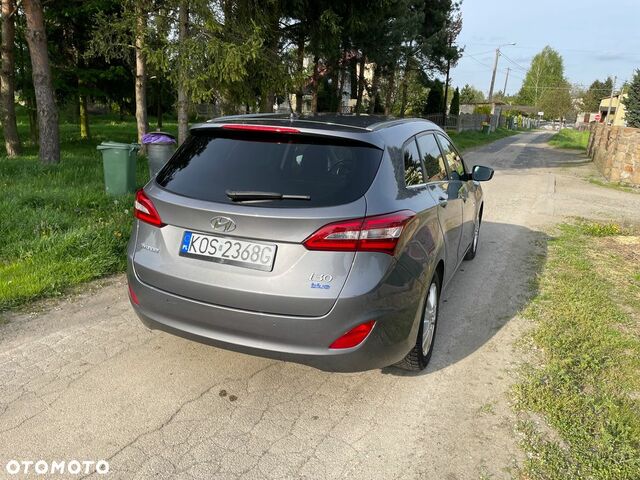 Хендай i30, об'ємом двигуна 1.58 л та пробігом 144 тис. км за 7322 $, фото 28 на Automoto.ua