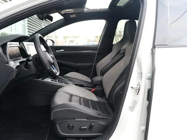 Фольксваген Golf GTE 2020 у Європі на Automoto.ua Білий Фольксваген Golf GTE, об'ємом двигуна 1.4 л та пробігом 78 тис. км за 31986 $, фото 10 на Automoto.ua