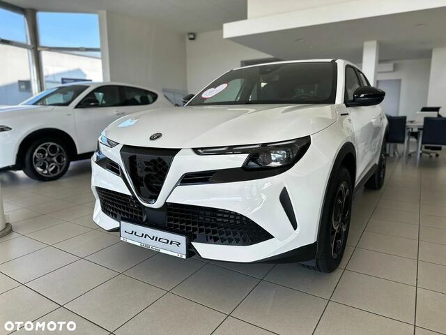 Альфа Ромео Джуніор 2025 у Європі на Automoto.ua Білий Альфа Ромео Джуніор, об'ємом двигуна 1 л та пробігом 1 тис. км за 32349 $, фото 1 на Automoto.ua