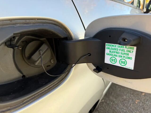 Рено Модус 2012 у Європі на Automoto.ua Срібний Рено Модус, об'ємом двигуна 1.15 л та пробігом 58 тис. км за 4076 $, фото 10 на Automoto.ua