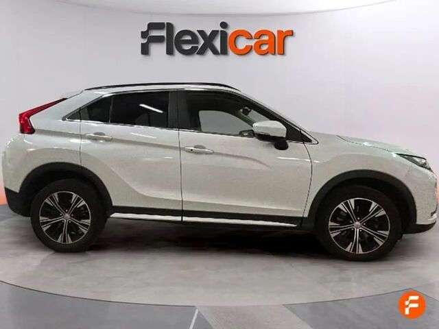 Мицубиси Eclipse Cross 2018 в Европе на Automoto.ua Белый Мицубиси Eclipse Cross, объемом двигателя 1.5 л и пробегом 102 тыс. км за 17446 $, фото 3 на Automoto.ua
