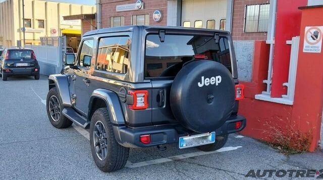 Джип Wrangler 2021 у Європі на Automoto.ua Сірий Джип Wrangler, об'ємом двигуна 2 л та пробігом 130 тис. км за 36500 $, фото 8 на Automoto.ua