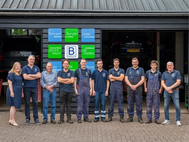 Фольксваген Туран 2014 у Європі на Automoto.ua Синій Фольксваген Туран, об'ємом двигуна 1.39 л та пробігом 241 тис. км за 10422 $, фото 4 на Automoto.ua