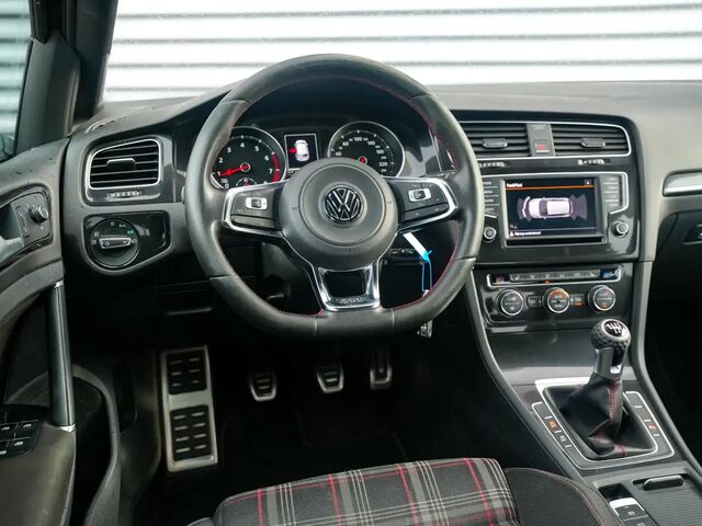 Фольксваген Гольф ГТІ 2016 у Європі на Automoto.ua Чорний Фольксваген Гольф ГТІ, об'ємом двигуна 1.98 л та пробігом 201 тис. км за 14900 $, фото 3 на Automoto.ua