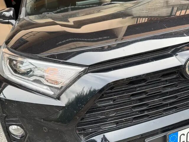 Тойота РАВ 4 2020 у Європі на Automoto.ua Чорний Тойота РАВ 4, об'ємом двигуна 2.49 л та пробігом 63 тис. км за 33082 $, фото 6 на Automoto.ua