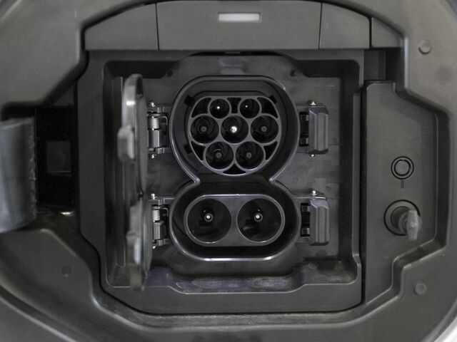 Сірий Тойота bZ4X, об'ємом двигуна 0 л та пробігом 1 тис. км за 62995 $, фото 10 на Automoto.ua