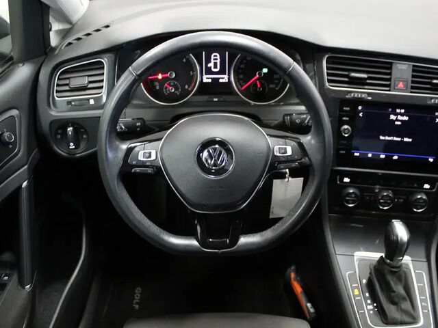 Фольксваген Гольф 2018 в Европе на Automoto.ua Серый Фольксваген Гольф, объемом двигателя 1.6 л и пробегом 67 тыс. км за 23212 $, фото 10 на Automoto.ua