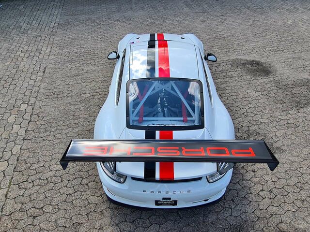 Белый Порше 911, объемом двигателя 3.8 л и пробегом 18 тыс. км за 172121 $, фото 4 на Automoto.ua