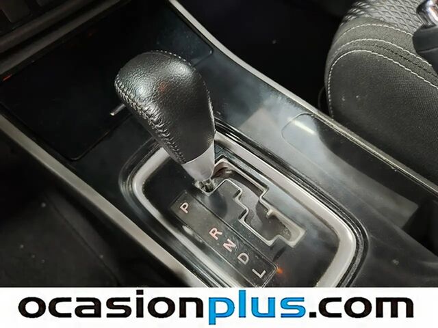 Мицубиси Аутлендер 2017 в Европе на Automoto.ua Белый Мицубиси Аутлендер, объемом двигателя 2 л и пробегом 113 тыс. км за 22085 $, фото 4 на Automoto.ua