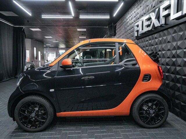 Чорний Смарт Fortwo, об'ємом двигуна 0.9 л та пробігом 18 тис. км за 21587 $, фото 4 на Automoto.ua