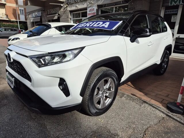 Тойота РАВ 4 2022 в Европе на Automoto.ua Белый Тойота РАВ 4, объемом двигателя 2.49 л и пробегом 51 тыс. км за 35922 $, фото 1 на Automoto.ua