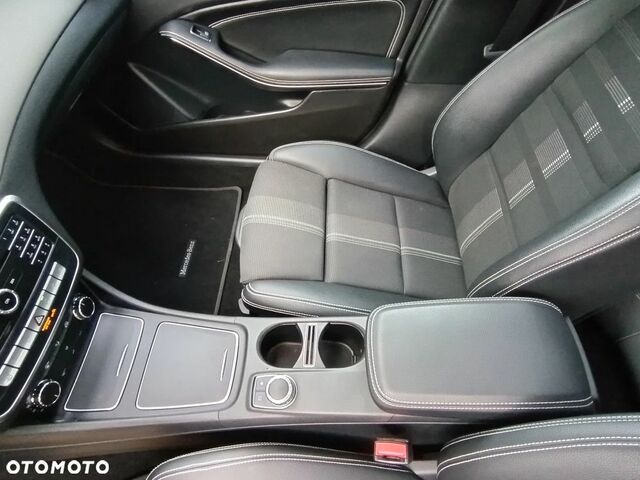 Мерседес ГЛА-Класс 2019 в Европе на Automoto.ua Серый Мерседес ГЛА-Класс, объемом двигателя 1 л и пробегом 88 тыс. км за 20218 $, фото 19 на Automoto.ua