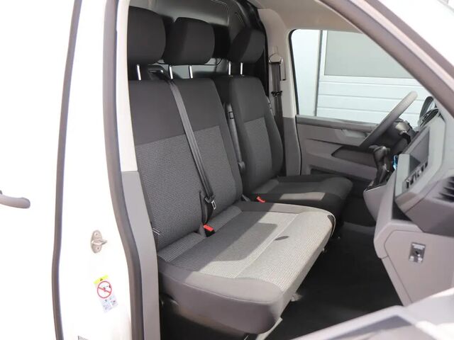 Фольксваген T6.1 Transporter 2024 у Європі на Automoto.ua Білий Фольксваген T6.1 Transporter, об'ємом двигуна 1.97 л та пробігом 14 тис. км за 59439 $, фото 13 на Automoto.ua