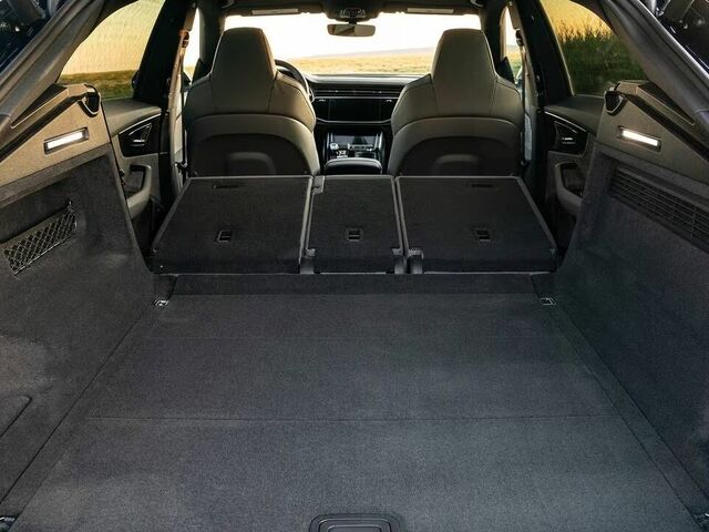 Audi Q8 2023 багажник Вантажний відсік Audi Q8 2023