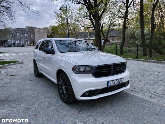 Додж Дюранго 2016 в Европе на Automoto.ua Белый Додж Дюранго, объемом двигателя 5.65 л и пробегом 147 тыс. км за 114000 $, фото 1 на Automoto.ua