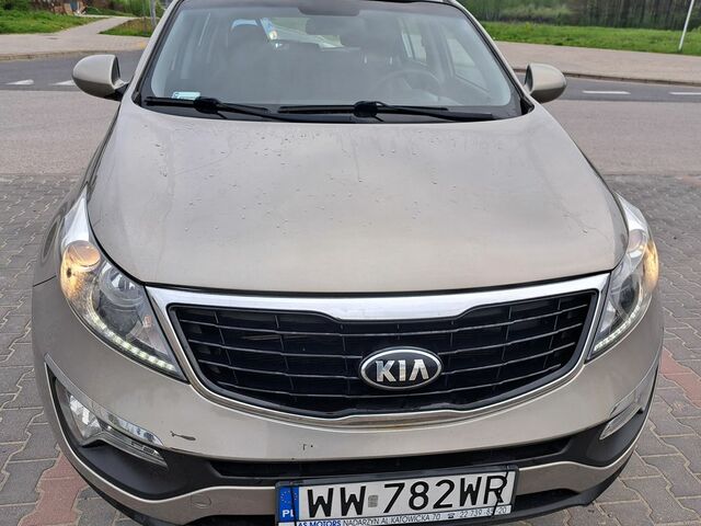 Киа Sportage, объемом двигателя 1.59 л и пробегом 131 тыс. км за 12516 $, фото 5 на Automoto.ua